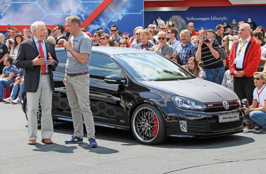  Volkswagen Golf GTi Black Dynamic Concept 2012 года  (фото 1 из 10)